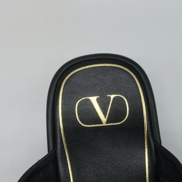 Valentino Roman Stud Ankle Strap Platform Sandals Black Leather Size 39.5 NEW - Picture 9 of 12